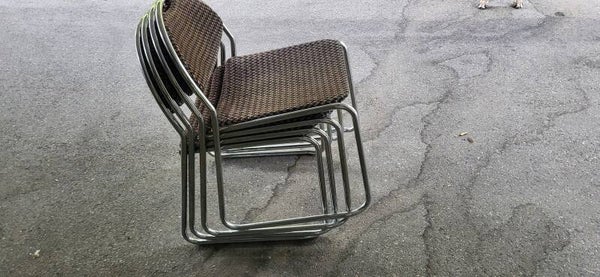 4 Vintage Freischwinger / Stapelstühle – Chromgestell – Konferenz- & Besucherstühle
