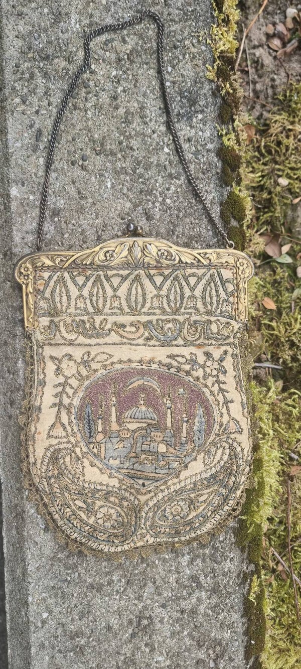 Antike osmanische Handtasche / Geldbörse mit Metallstickerei & Messingrahmen – Moschee-Motiv um 1900