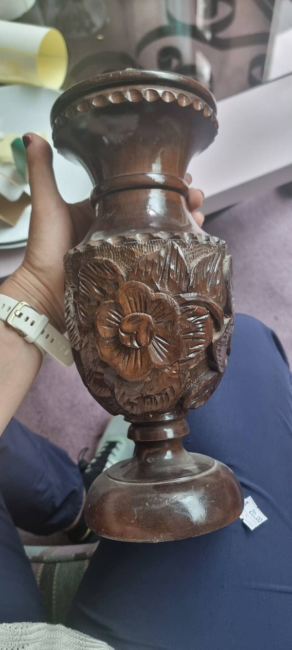 Vintage Holzvase mit floralen Schnitzereien – Massivholz – 31 cm