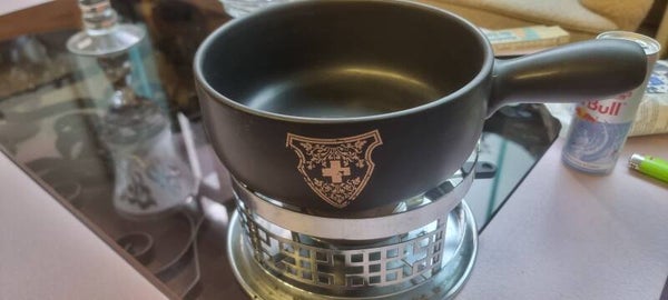 Schweizer Käsefondue-Set mit Caquelon, Wappen und Rechaud