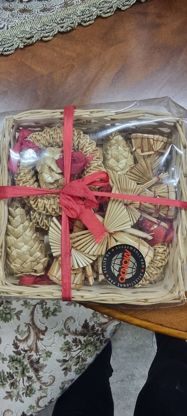 Weihnachtsbaumschmuck aus Stroh – Vintage-Set im Körbchen