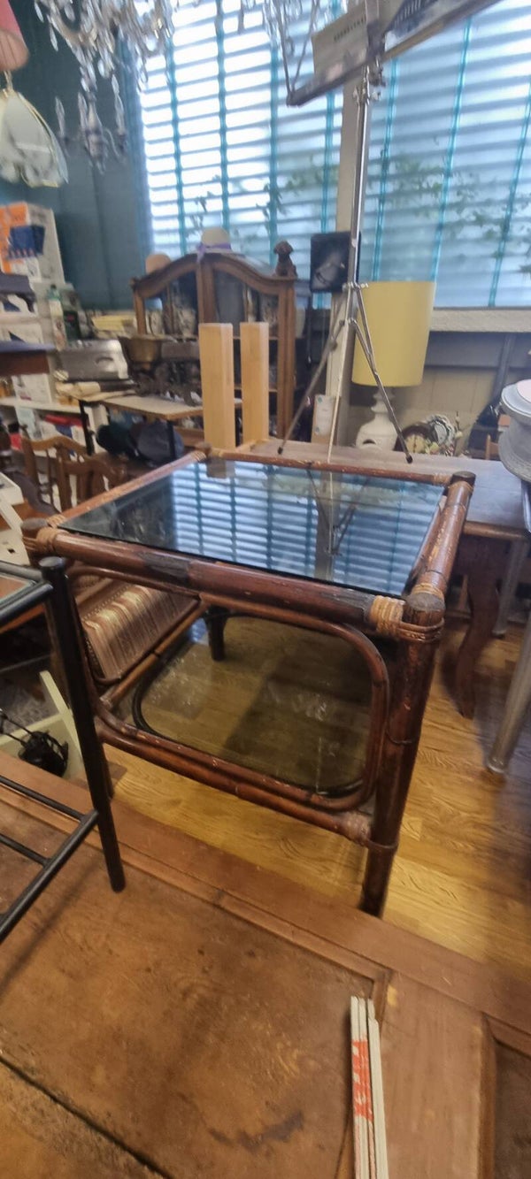 Vintage Rattan-Beistelltisch mit Glasplatten