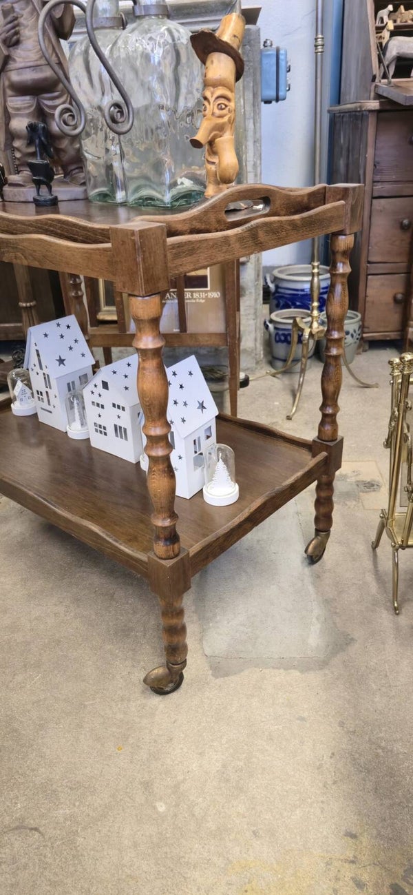 Vintage Servierwagen / Teewagen auf Rollen