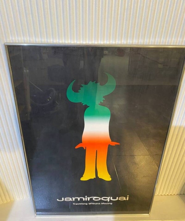 Jamiroquai Poster gerahmt – Travelling Without Moving