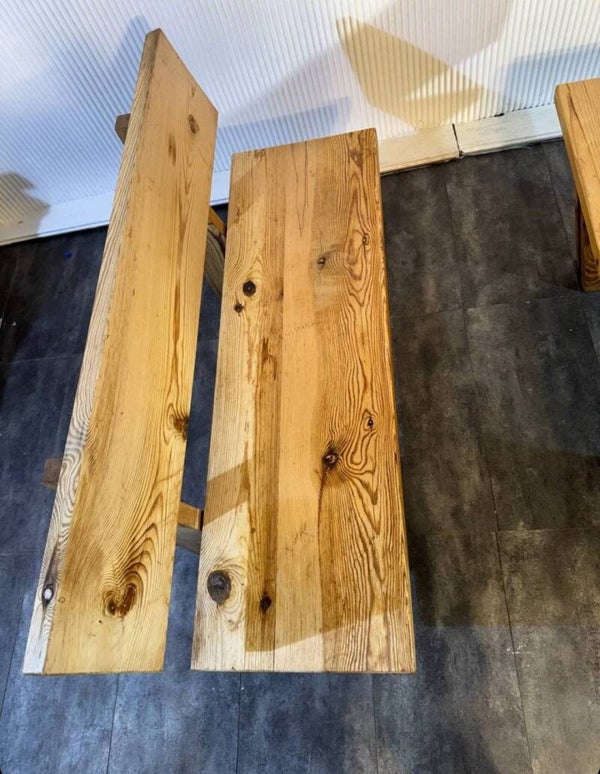 Rustikale Holzbank aus Massivholz