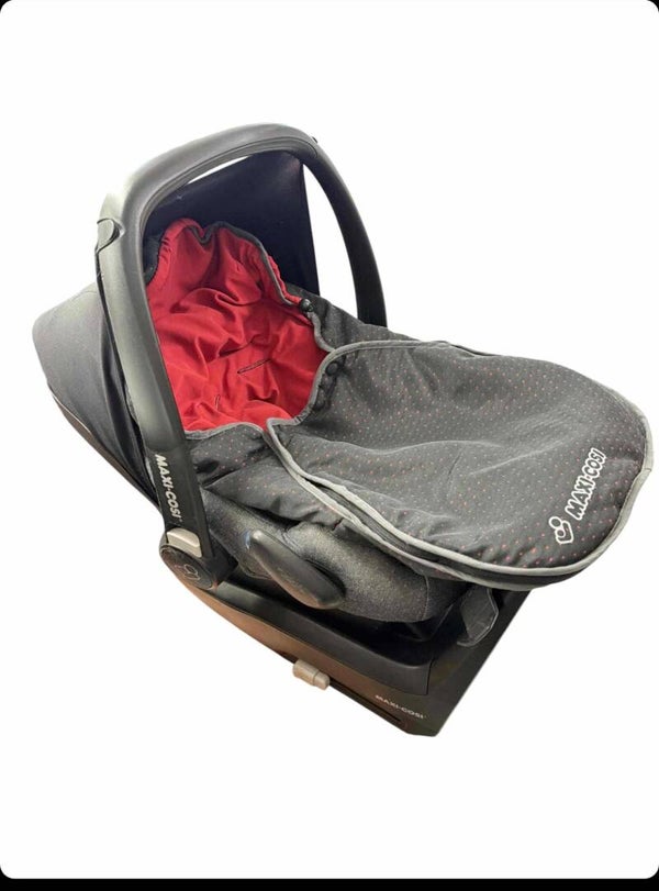 Maxi-Cosi Pebble Plus Babyschale mit Isofix FamilyFix Basis, Neugeboreneneinsatz & Fusssack
