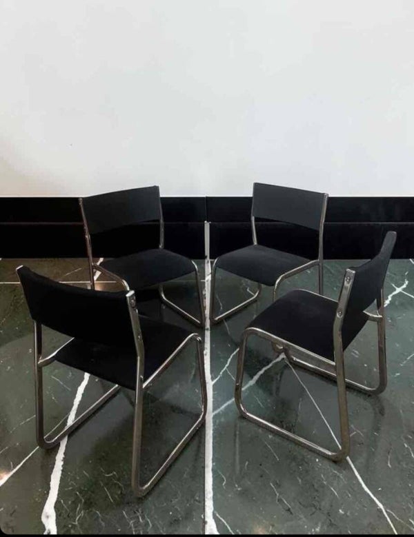 4x Vintage Freischwinger Stühle – Chrom & Schwarz – Bauhaus Stil
