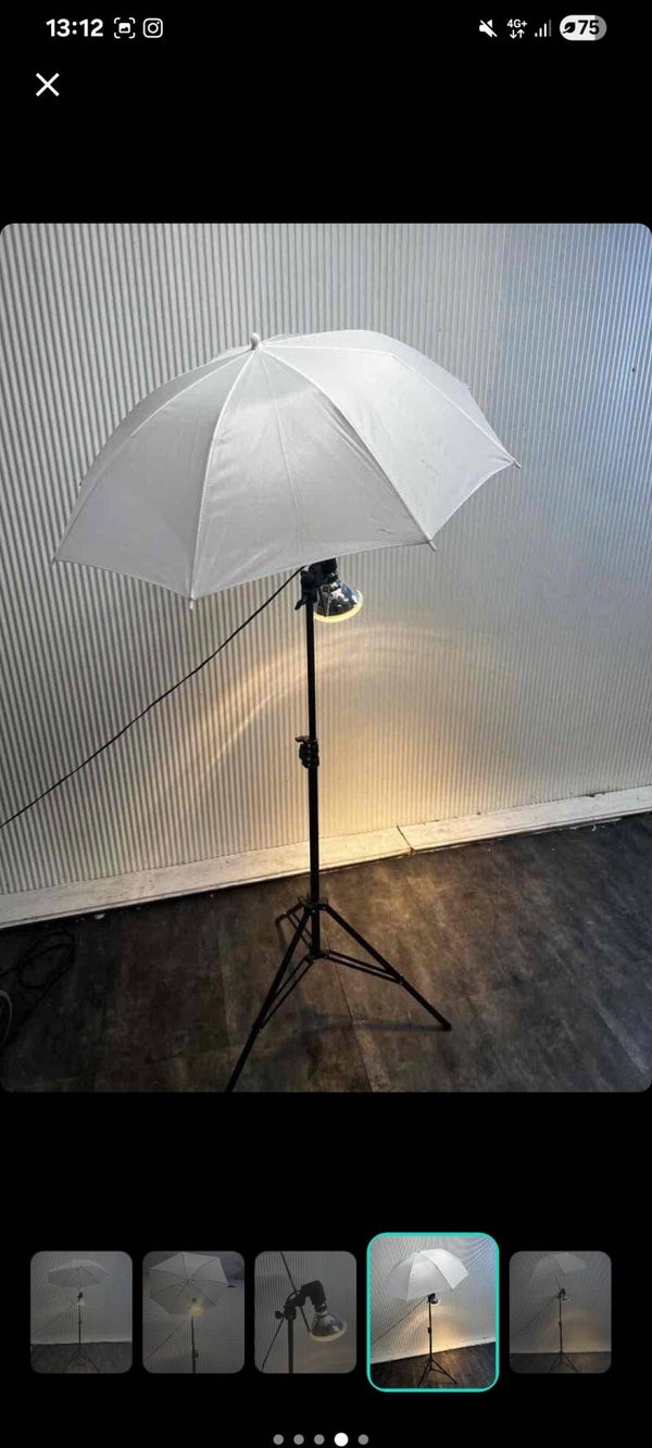 Studioleuchte mit Stativ & Fotoschirm – Fotografie / Softlight