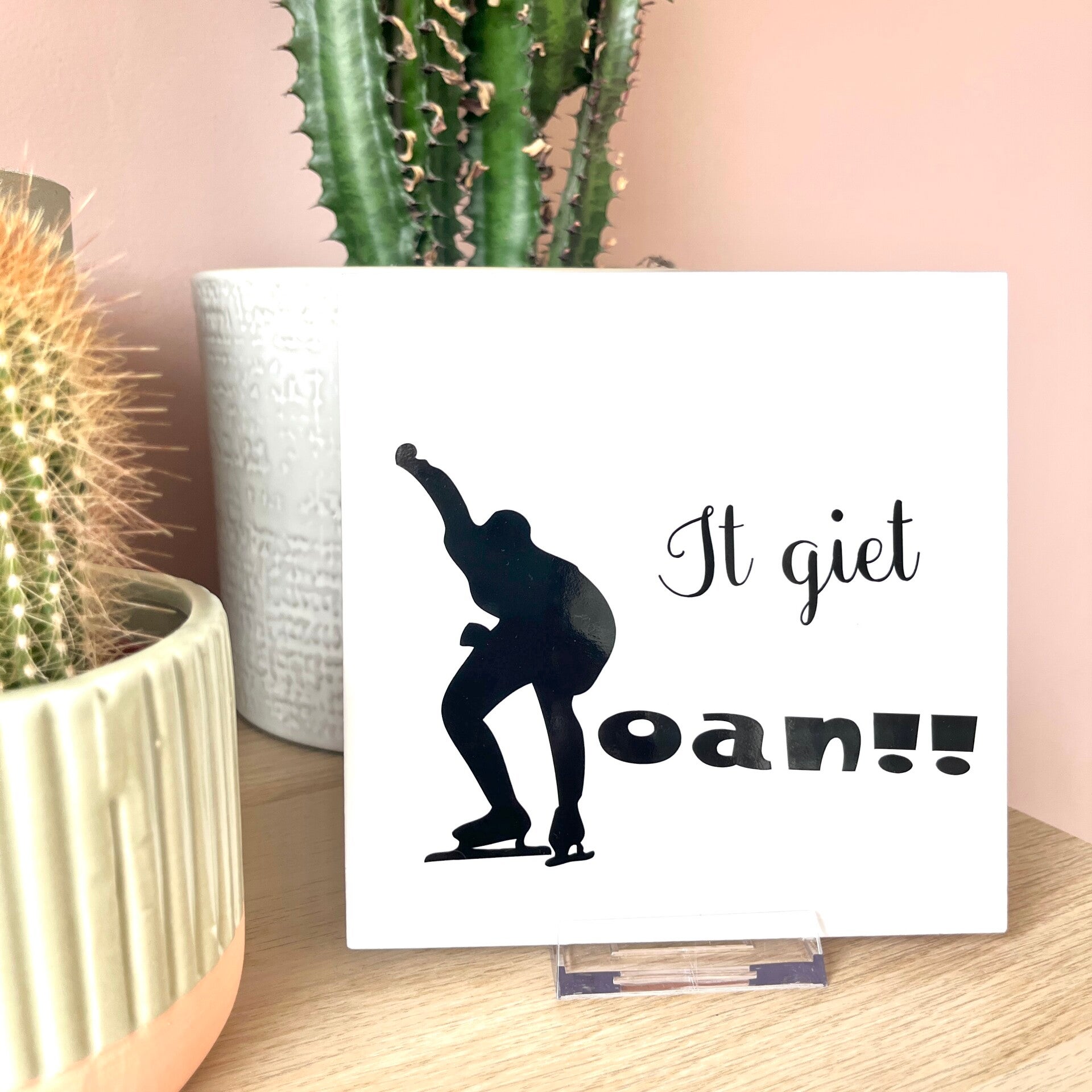 Tegeltje it giet oan