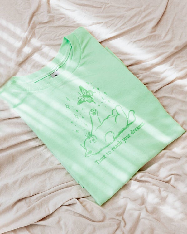 The Reaching dreams tee