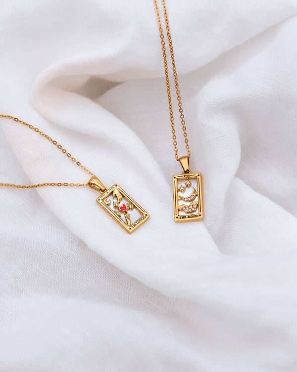 The Tarot card necklace