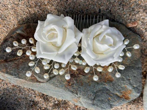 Rose - Pearl Comb with 3 Foam Roses