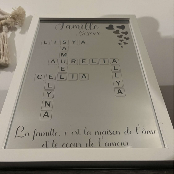 Miroir lumineux personnalisé façon prénoms scrabble Famille