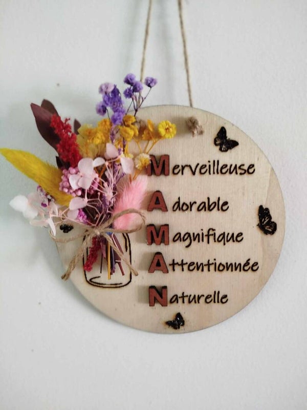 Plaque en bois "MAMAN" avec fleurs séchées – Cadeau original et fleuri pour la fête des mères