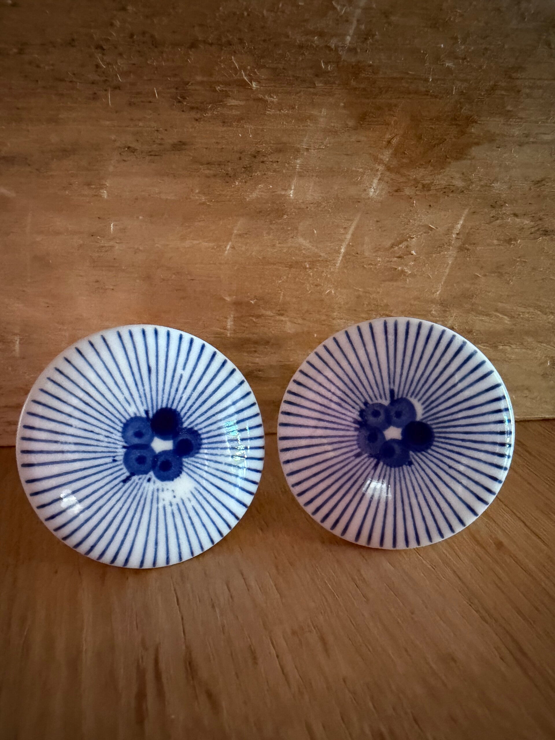Beige blauwe keramiek knop