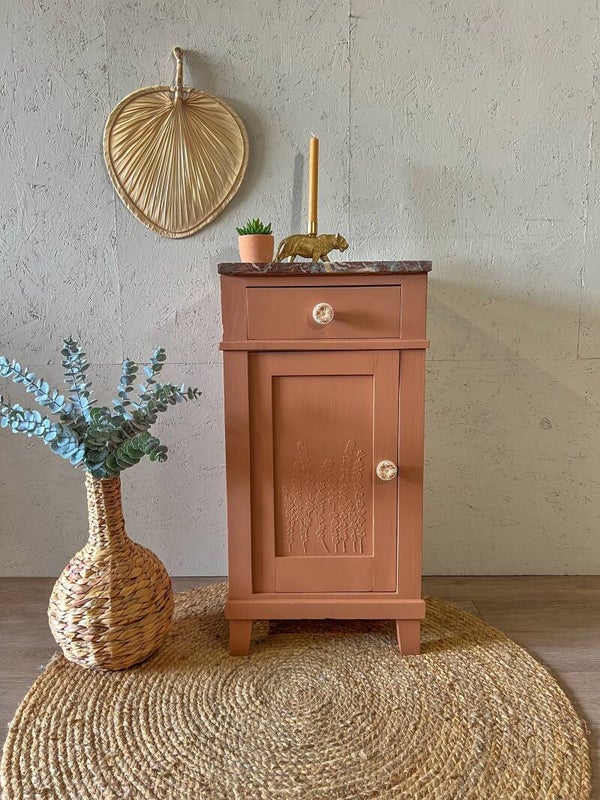 Kastje / Nachtkastje met marmer blad in terracotta