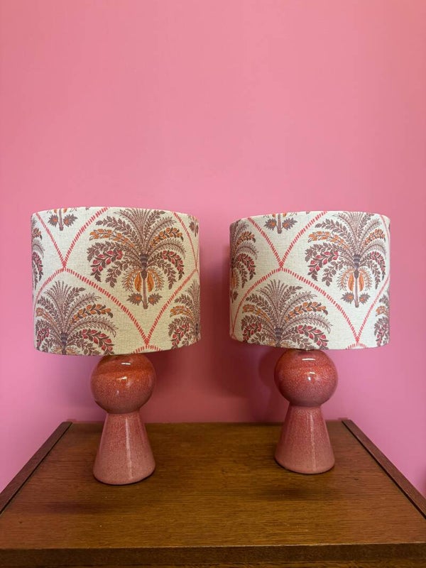 Roze lamp met palm lampenkap