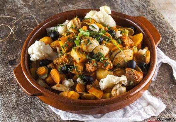 Carne porco à alentejana