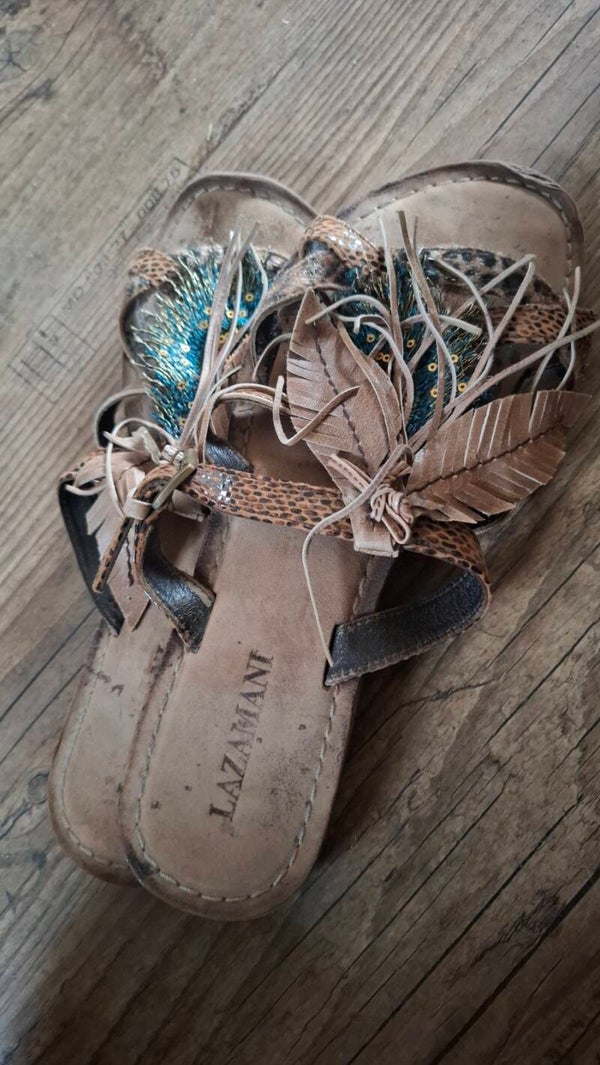 2dehandse lazamani Slippers maat 40