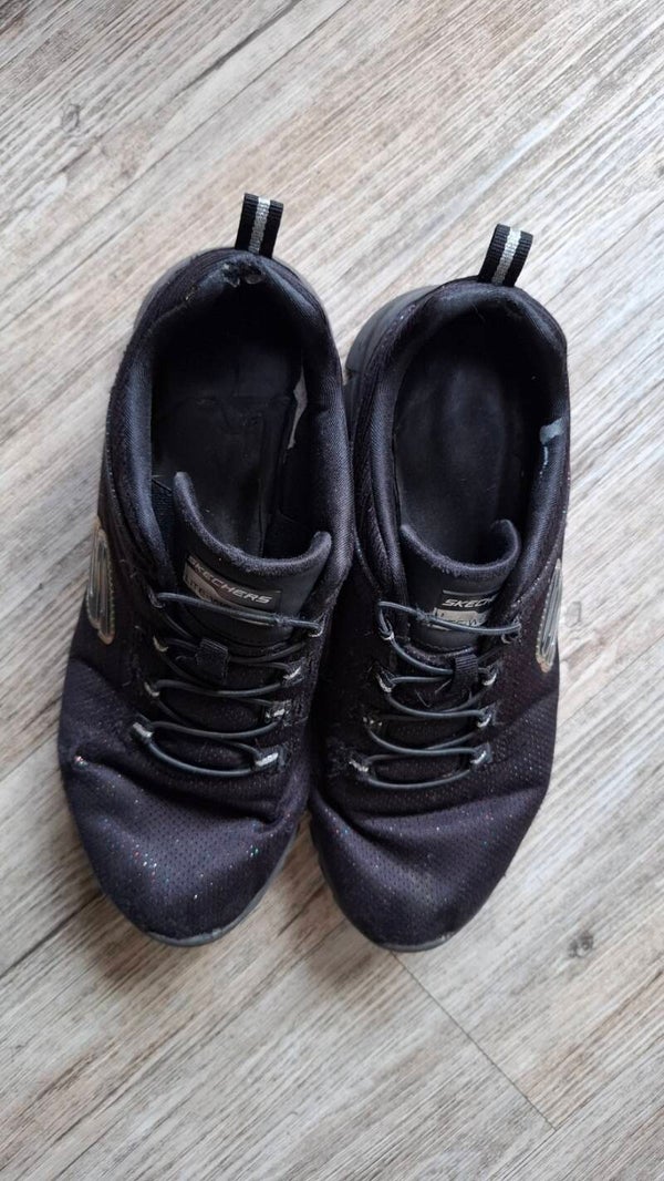 2dehandse Skechers maat 39