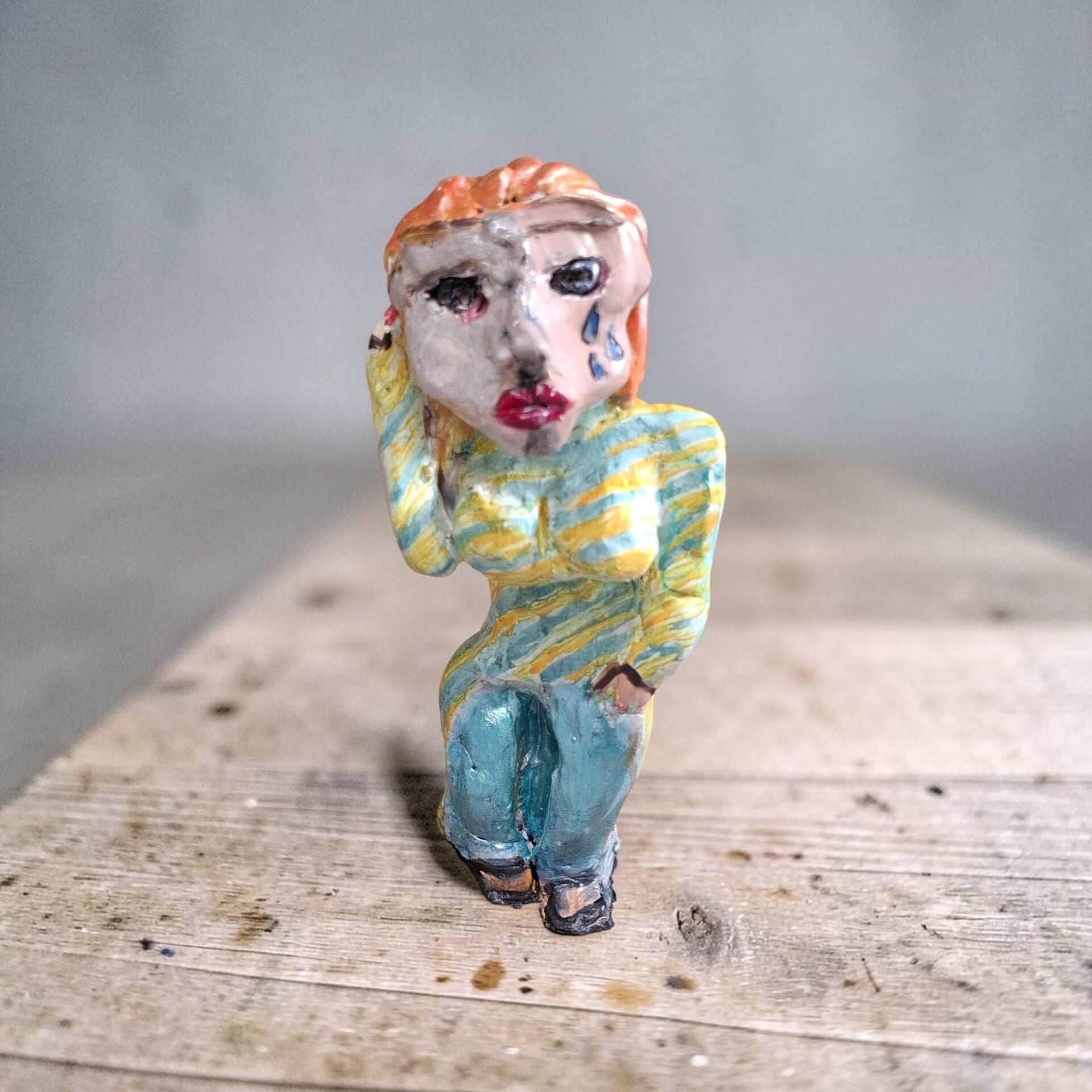 Handgemaakt beeldje van klei 15 cm