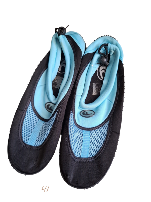 Waterschoenen maat 41