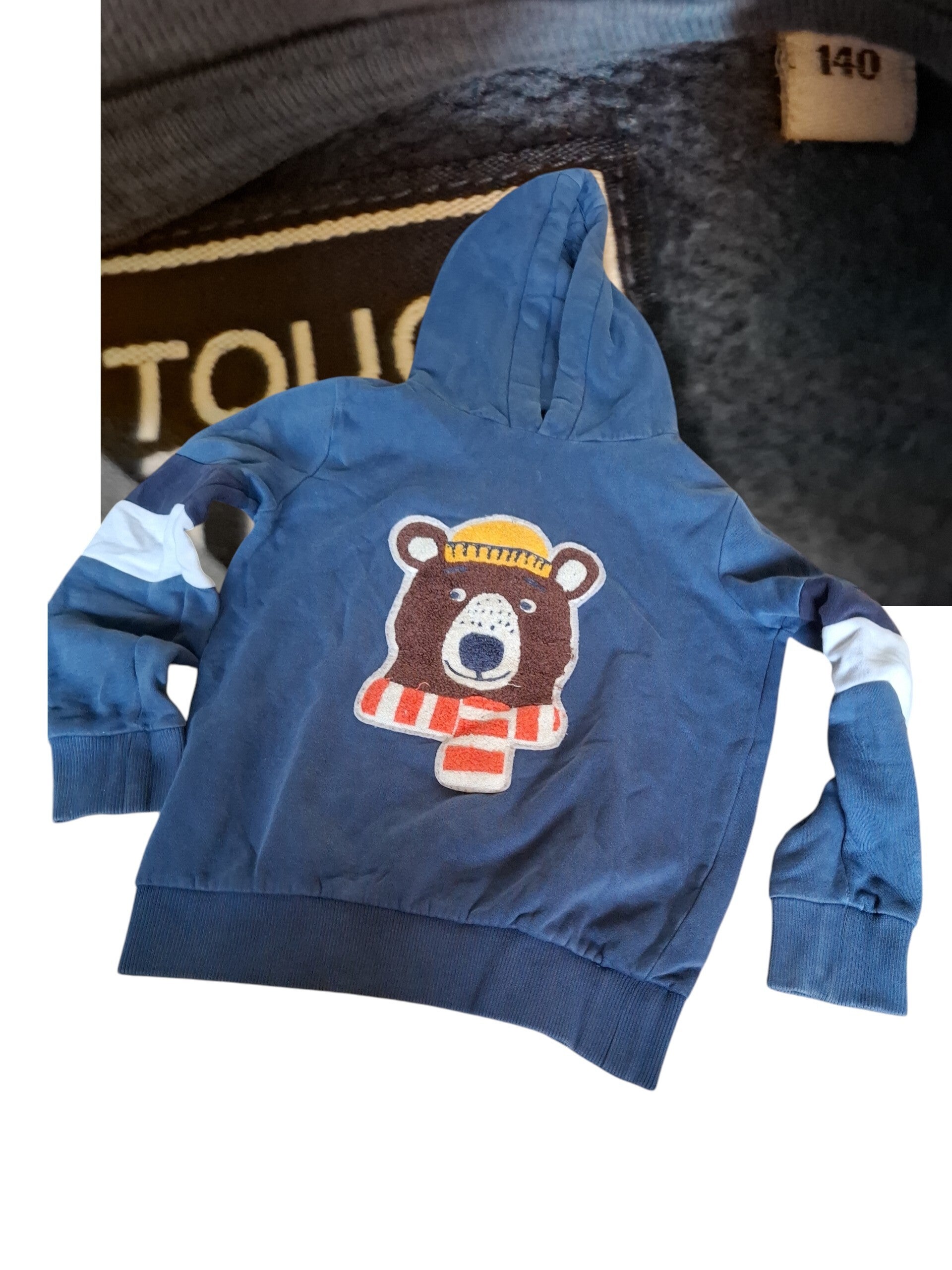 Jongens trui  maat 140