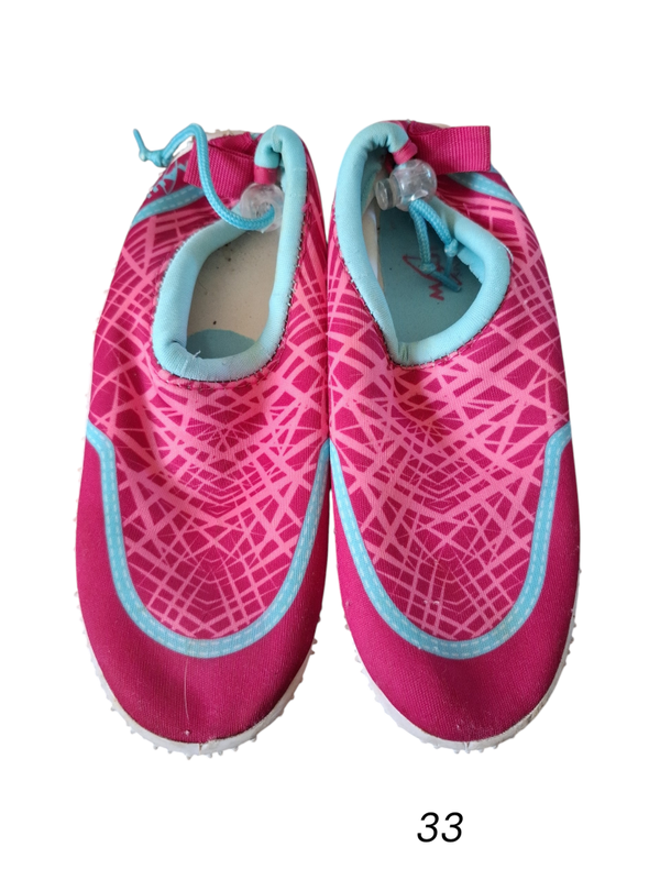 Meiden waterschoenen maat 33