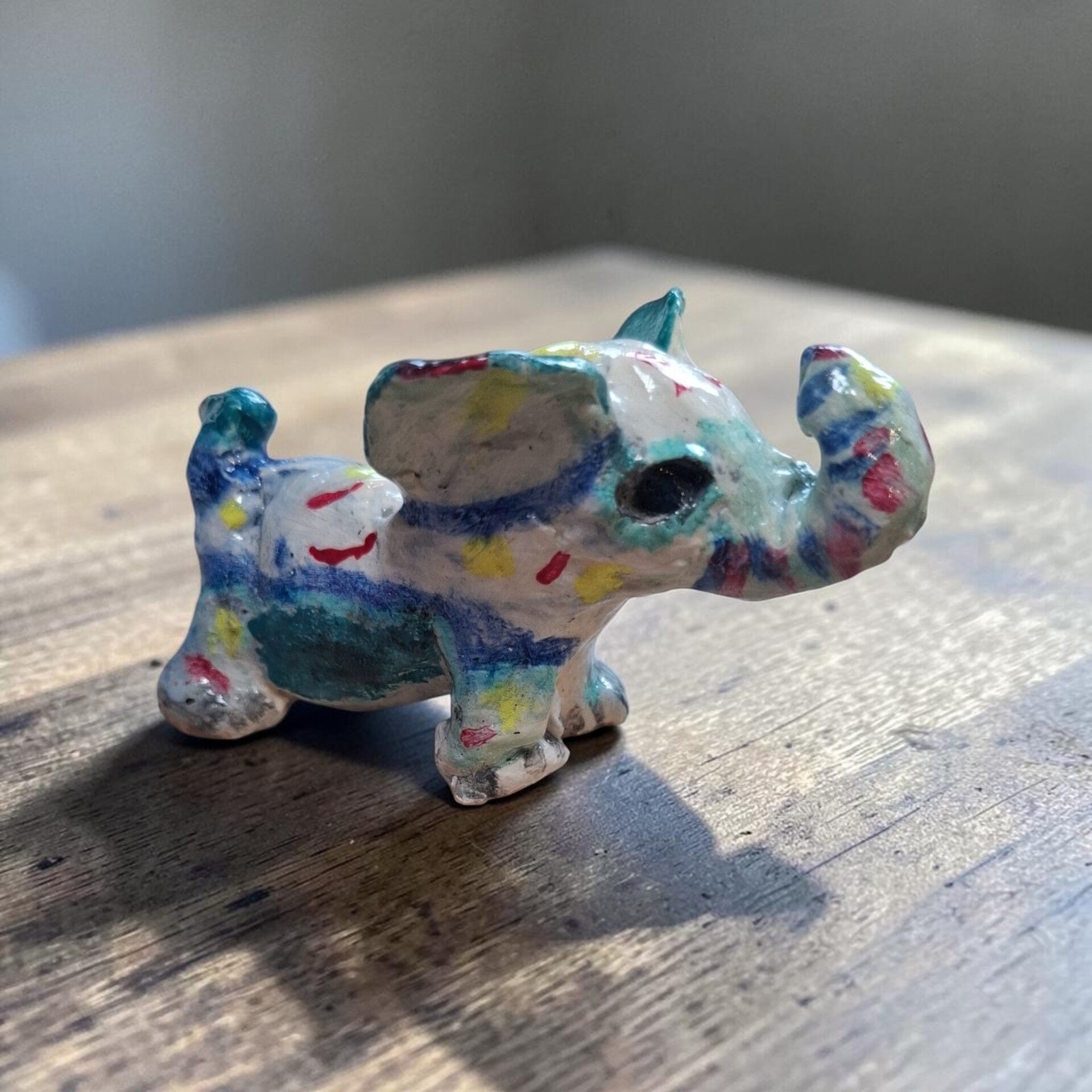 Handgemaakt met klei Baby olifant