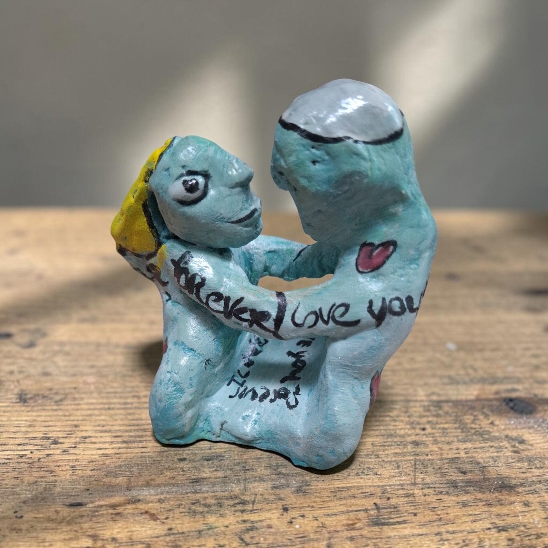 Handgemaakt met klei liefdes koppel