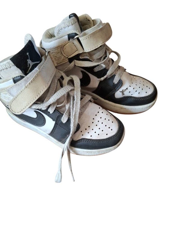 2dehandse jongens sneakers maat 28 nike