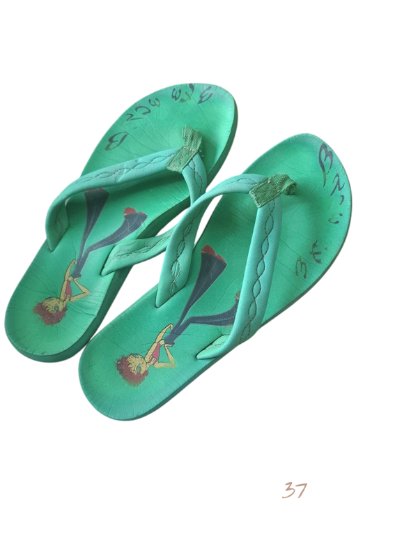 Teenslipper maat 37