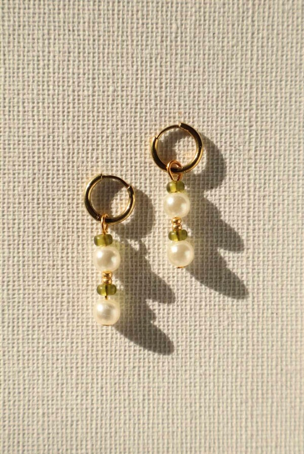 Oorbellen - The green and the pearl