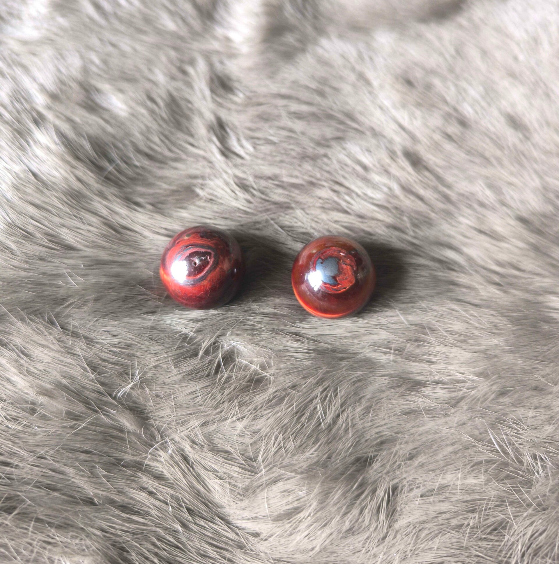 Sphère œil de tigre rouge