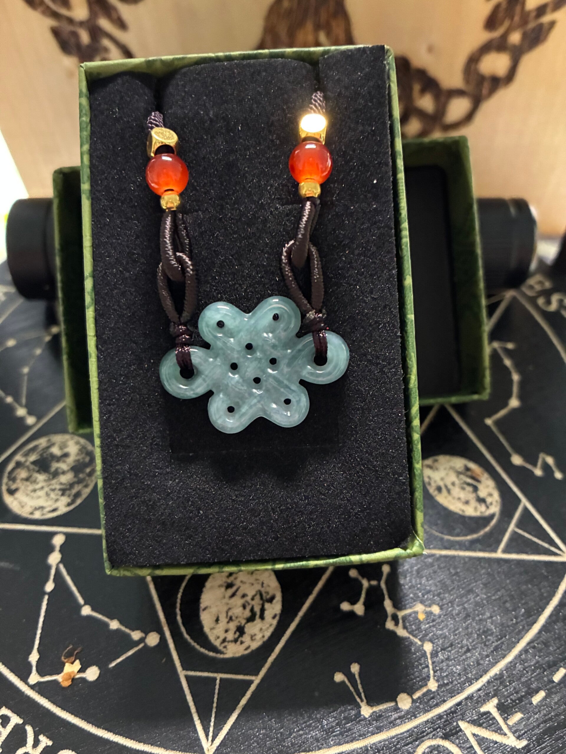 Collier Jade véritable porte chance