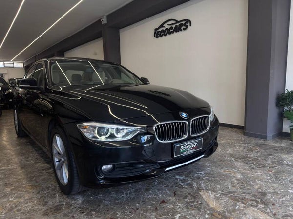 BMW 318d Modern Line 143cv - 2013