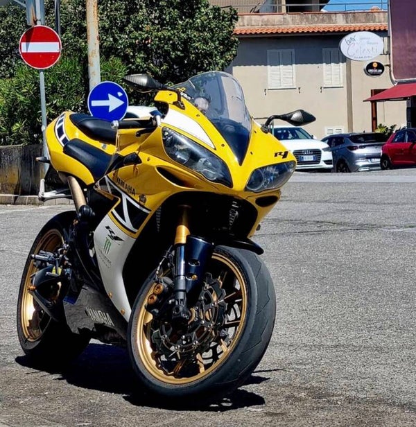 YAMAHA R1 50th anniversary Laguna Seca 2006