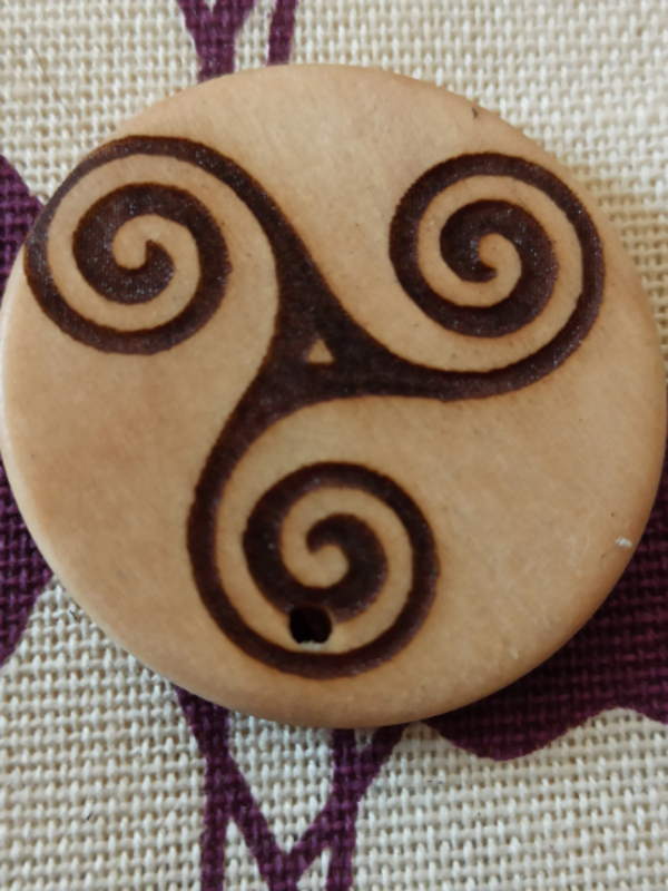 Amulett, Energetischer Schmuck, Talisman - Halskette | Schlüsselanhänger, | Medaillon - Triskele