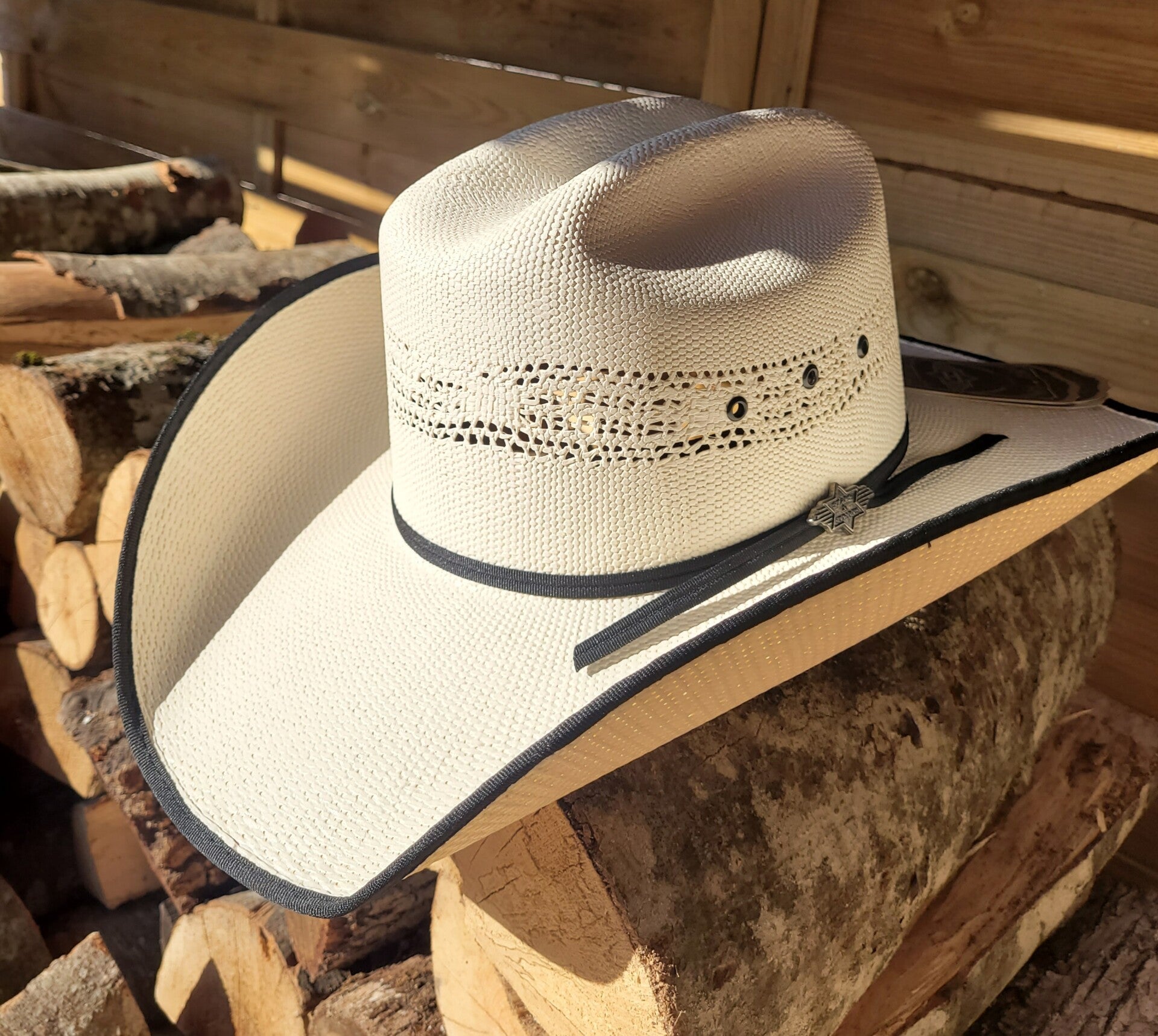 Chapeau Stars and stripes modèle ASHTON blanc ou noir