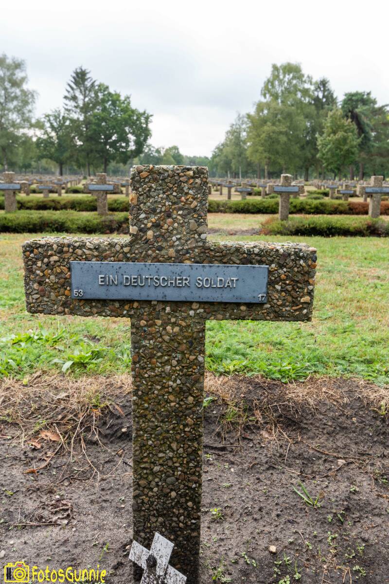 Duitsoorlogskerkhof-9.jpg
