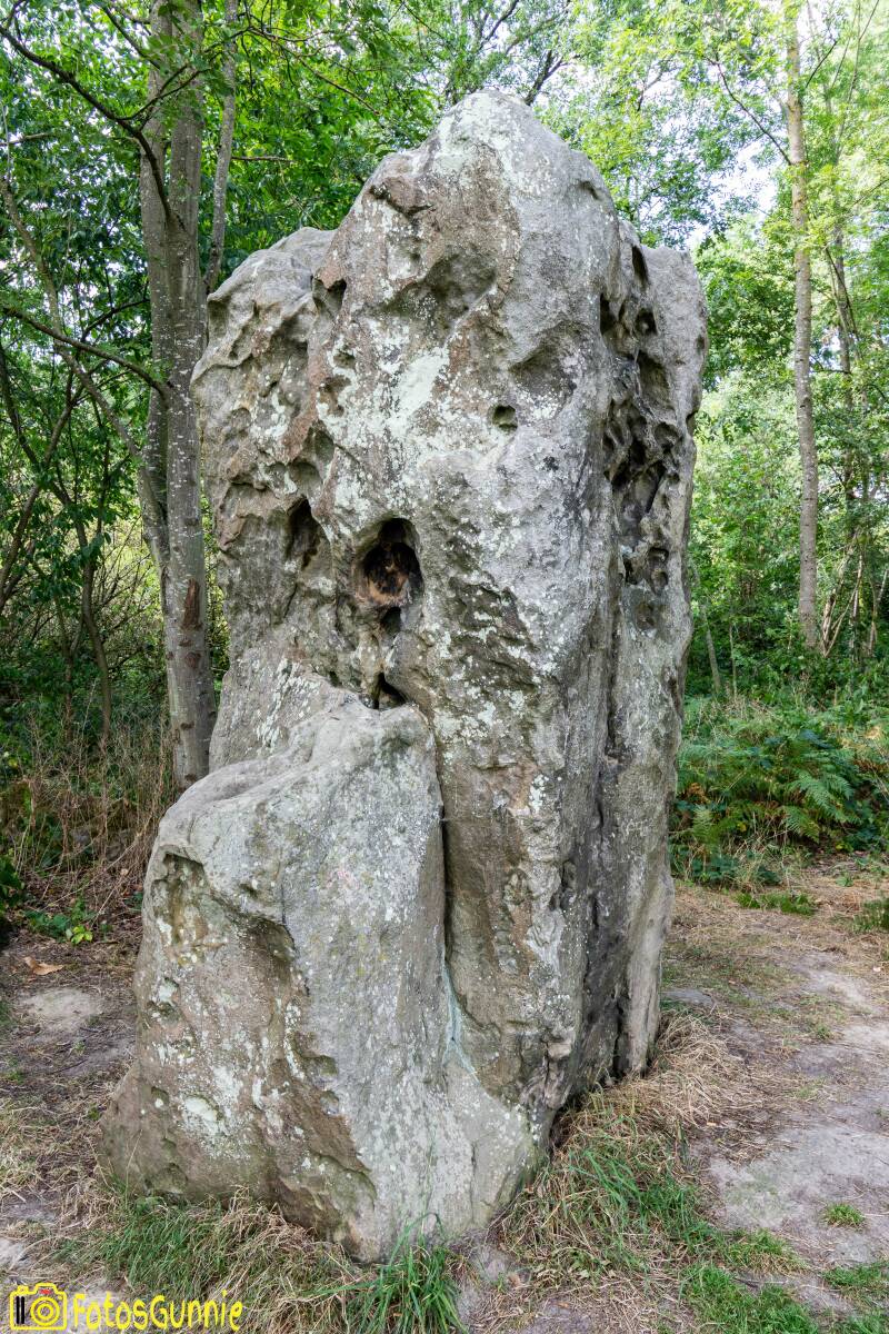Menhir-5-1.jpg