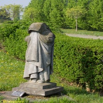 Cemeteryofthedog-5.jpg