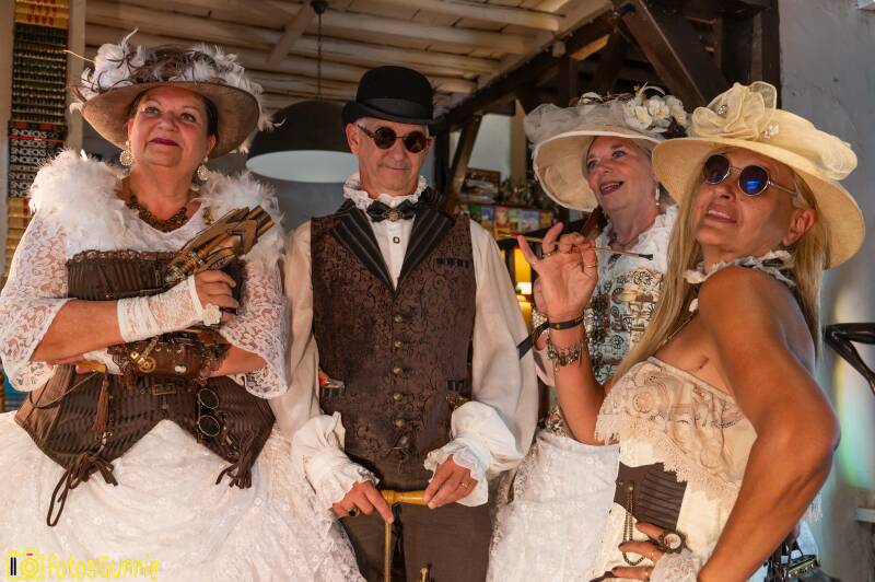 steampunkfantasyparty2022147-1.jpg