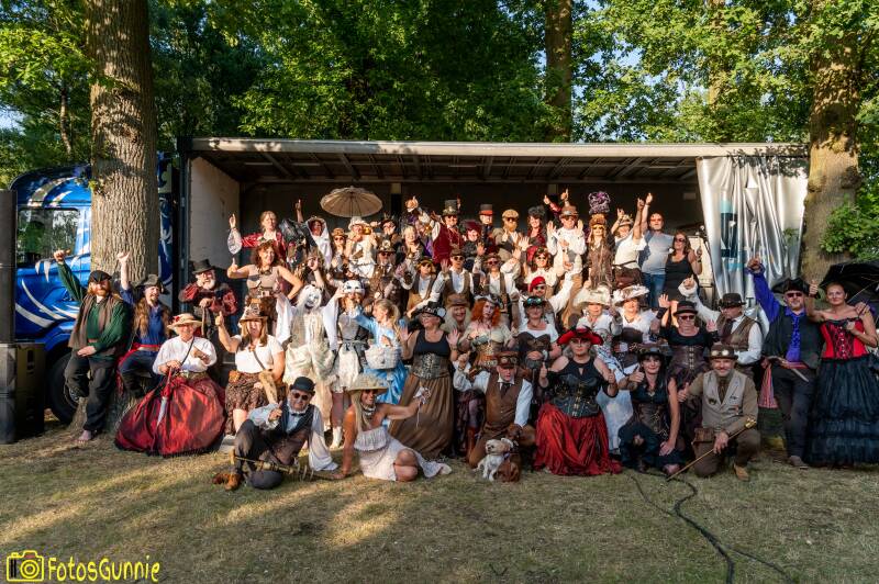 steampunkfantasyparty2022177-1.jpg