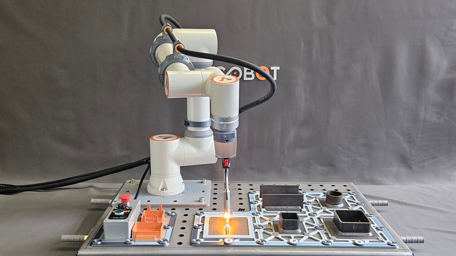 Fairino FR5 welding.bot