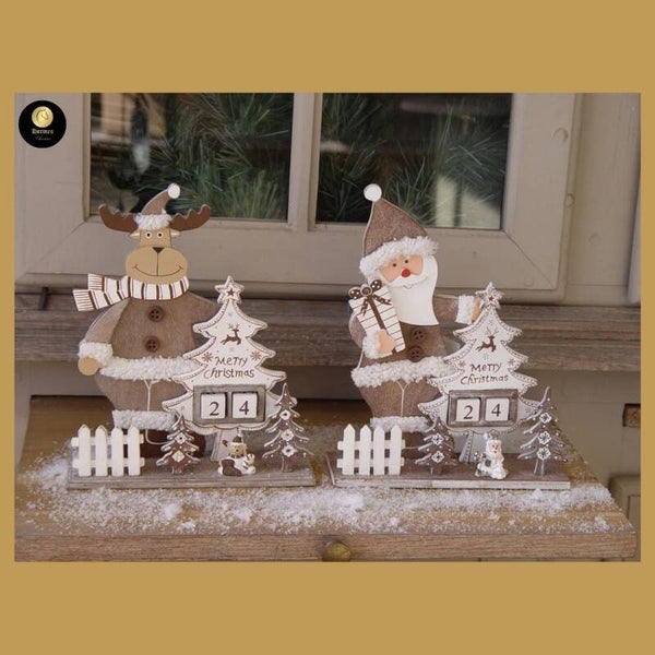 Adventskalender Santa- Eland met Kerstboom 25cm