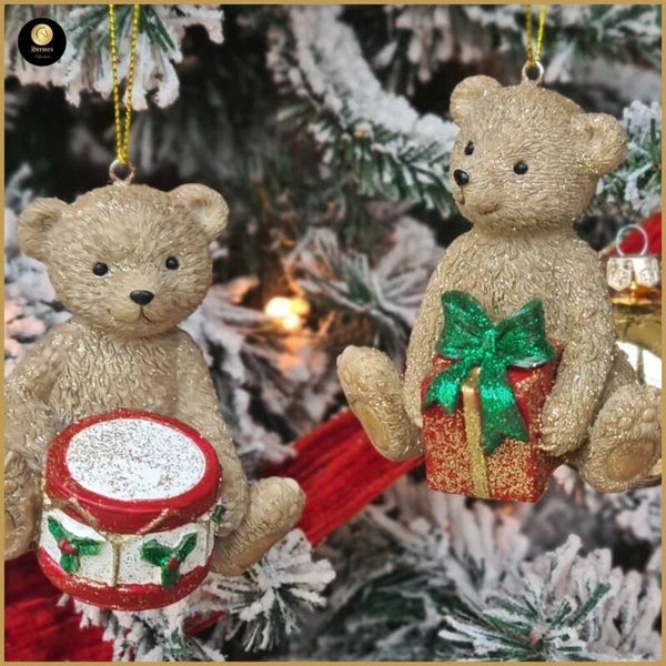 Hangers beertjes met trommel en cadeau 8cm