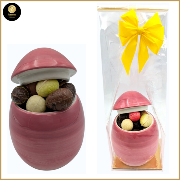 Eivormige pot gevuld met eitjes