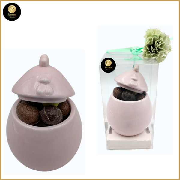 Lichtroze kip gevuld met eitjes