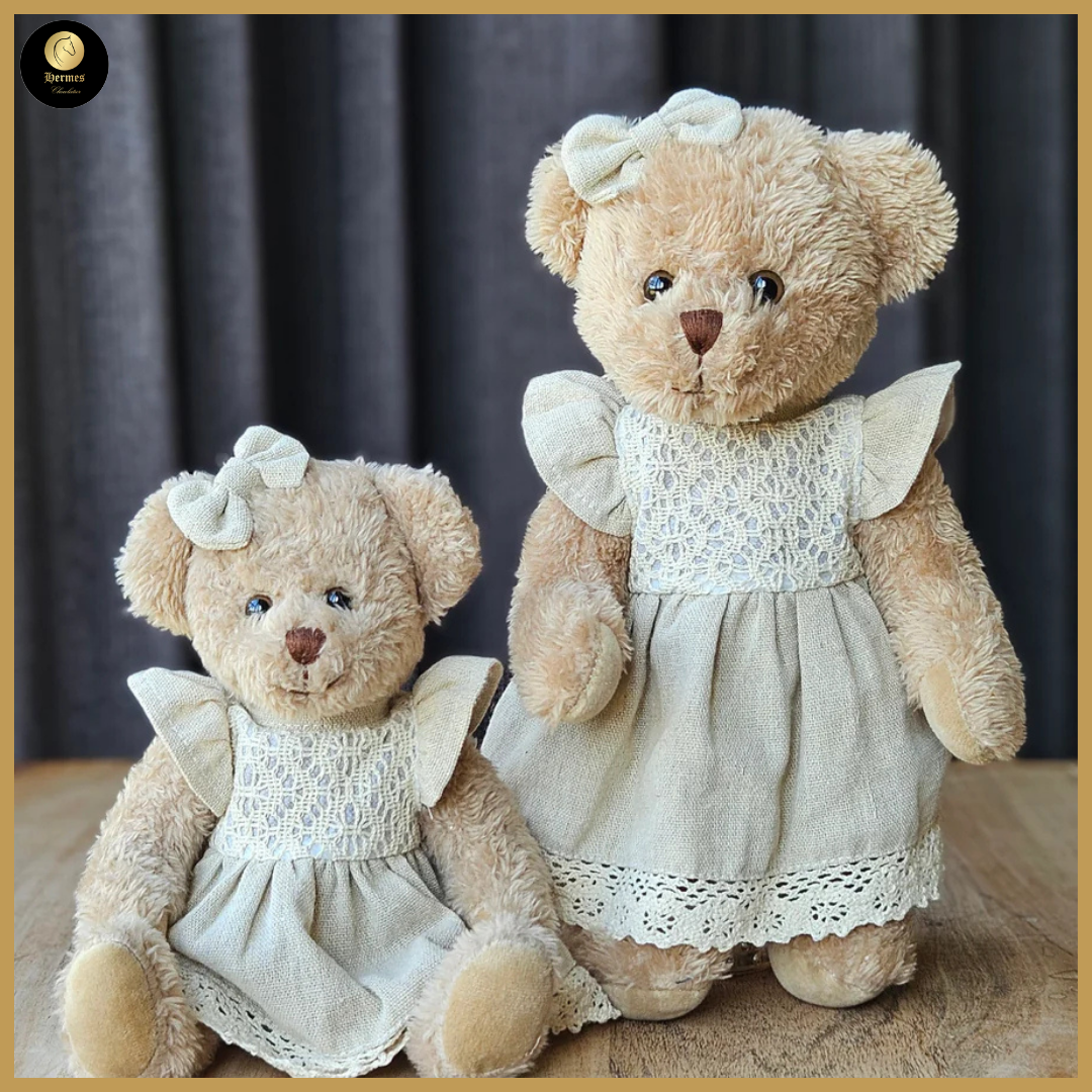 Meisjesbeer met romantisch beige kleedje 25cm & 30cm